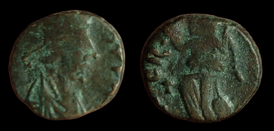 Valentinian III, AE4, VICTORIA AVG, T.png