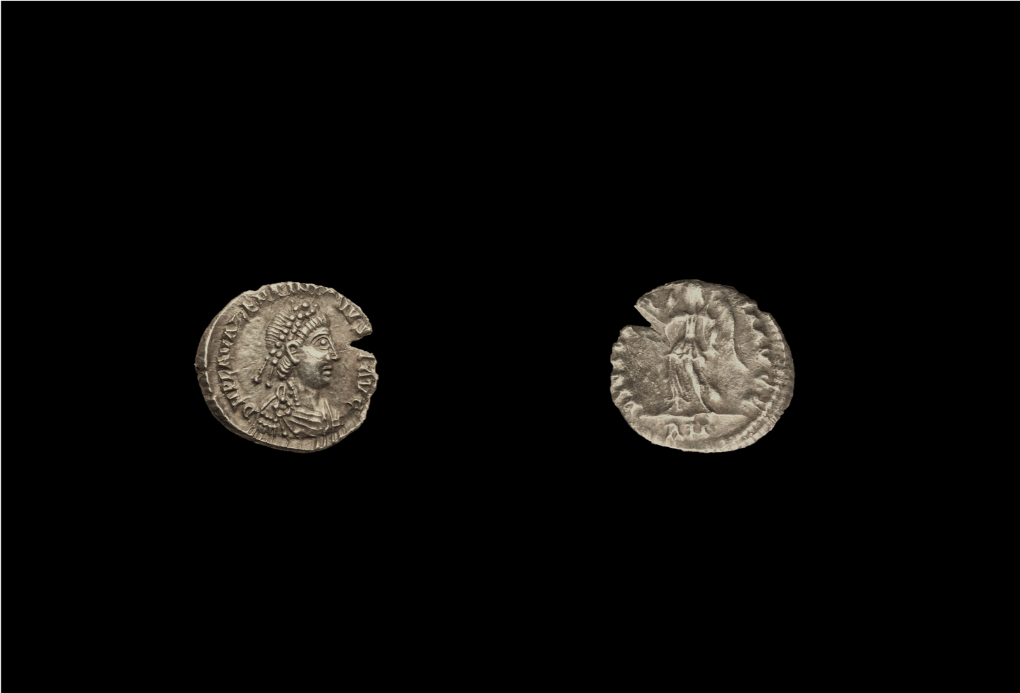 Valentinian III half siliqua.png