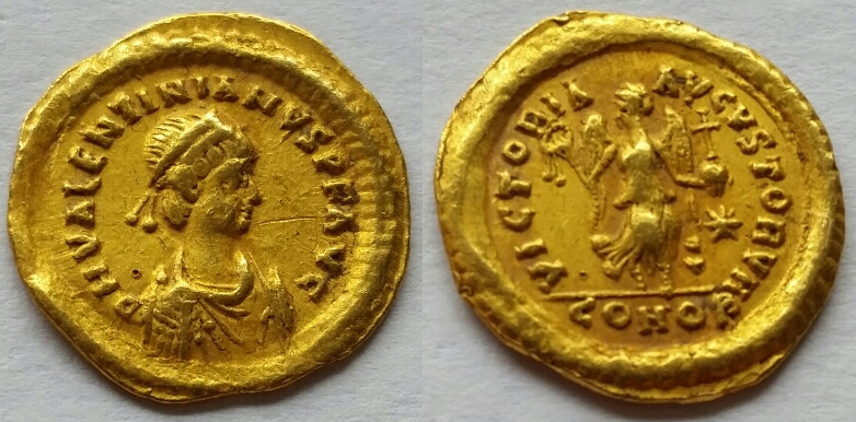 Valentinian iii tremissis victoria avgvstorvm.jpg