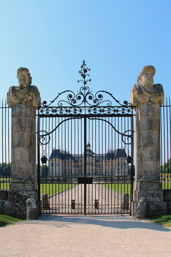 vaux le vicomte.jpg