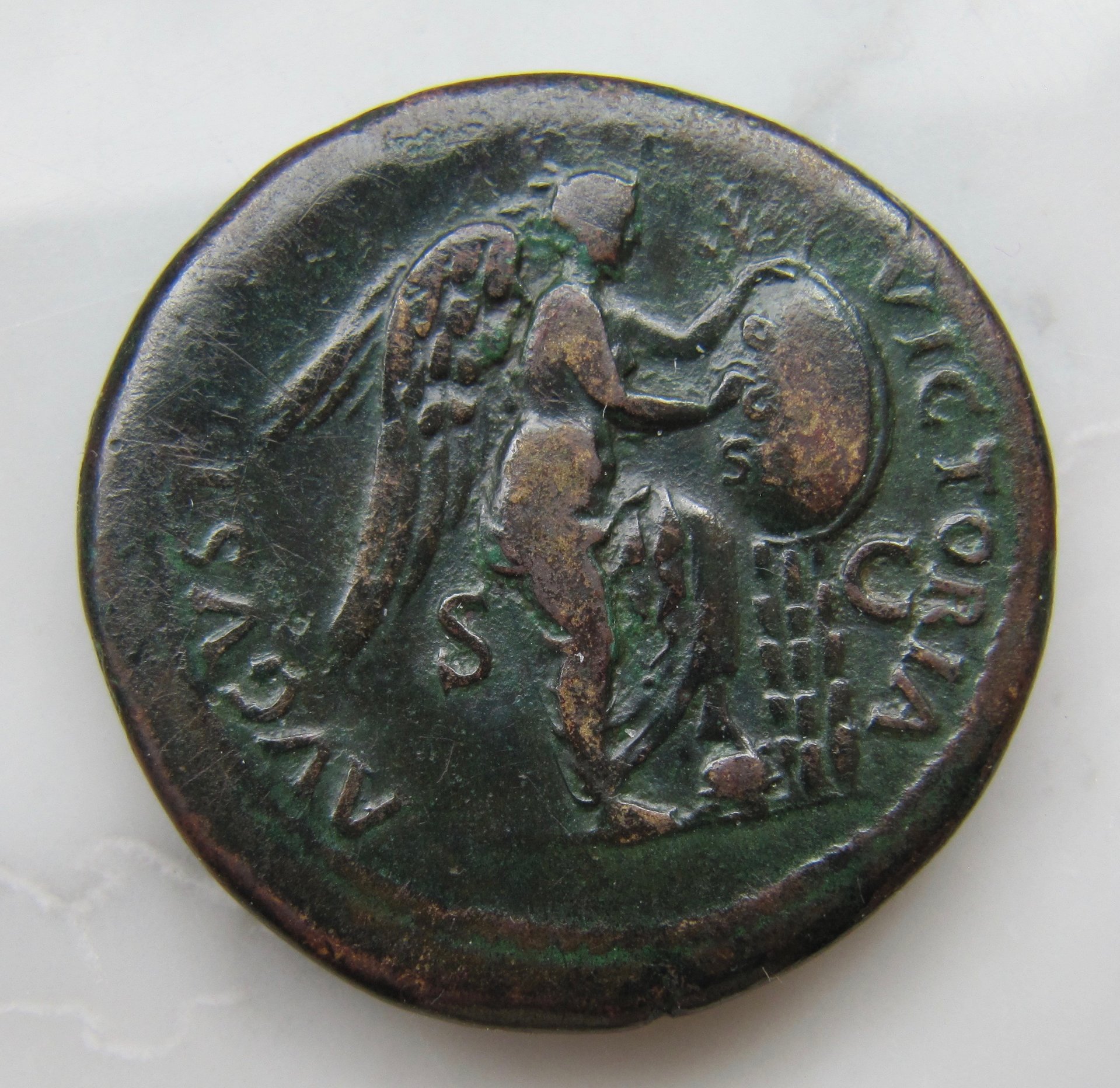 Vespasian Sestertius Victoria Augusti-Rev - 1.jpg