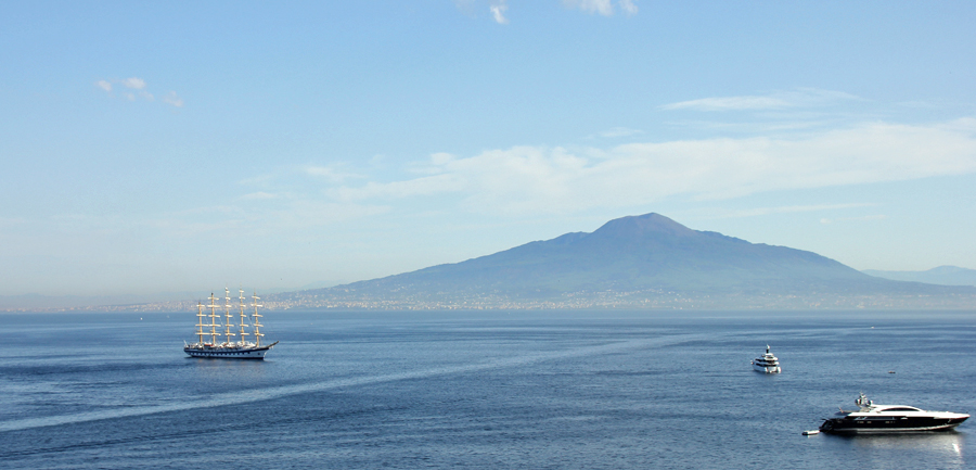 VesuviusBOFBoat11_edited-1.jpg