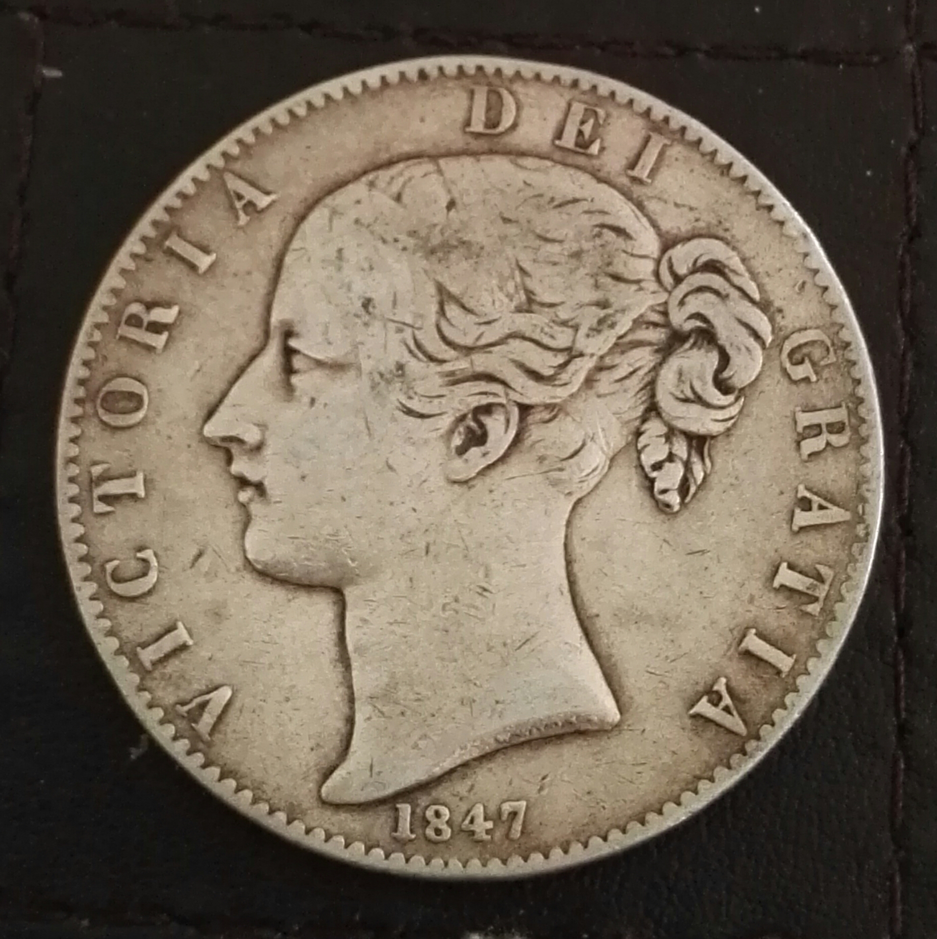 Victoria 1847 Crown Obv.jpg