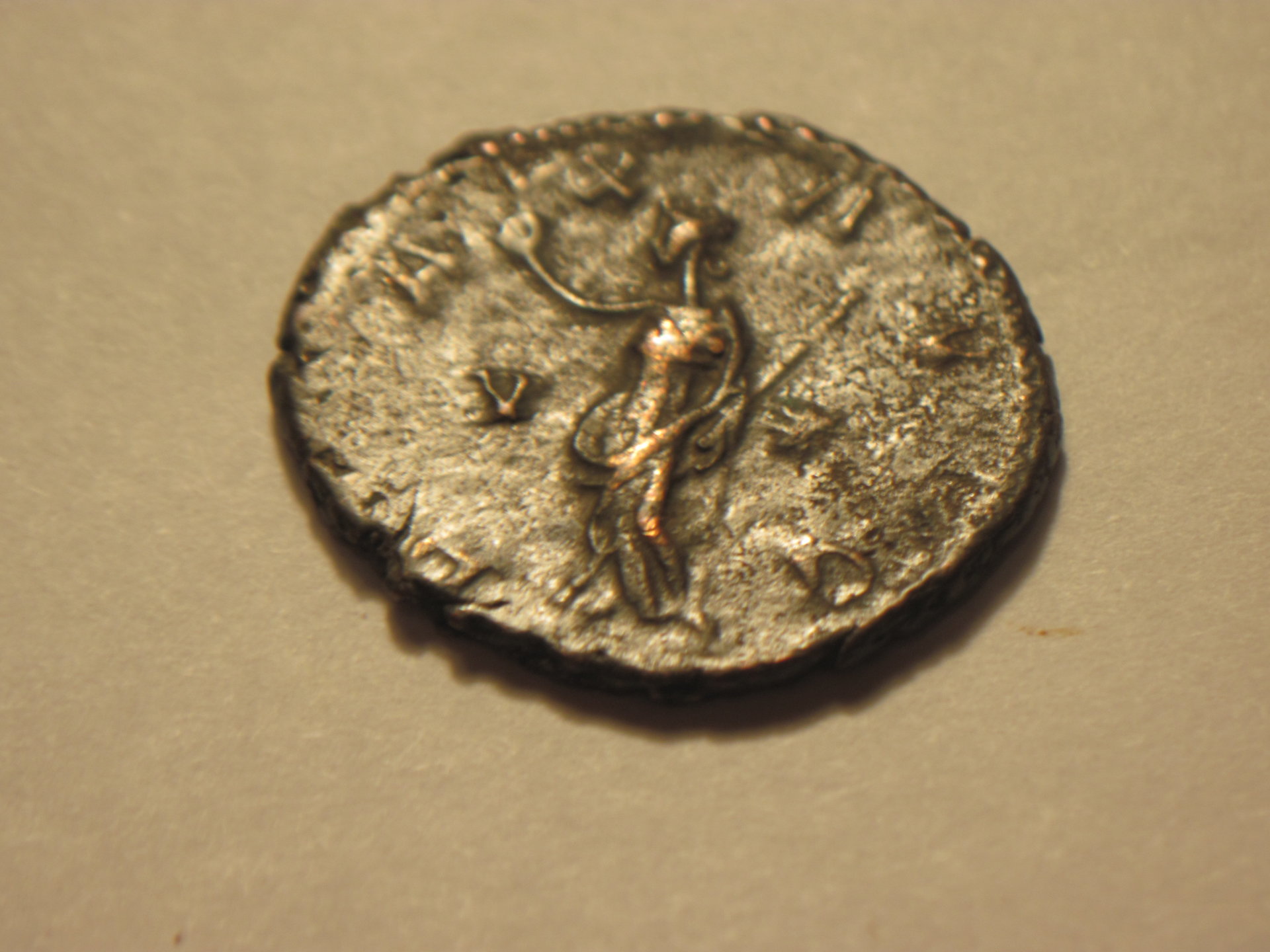 Victorinus 269-71 Gallic emperor Pax 004.JPG