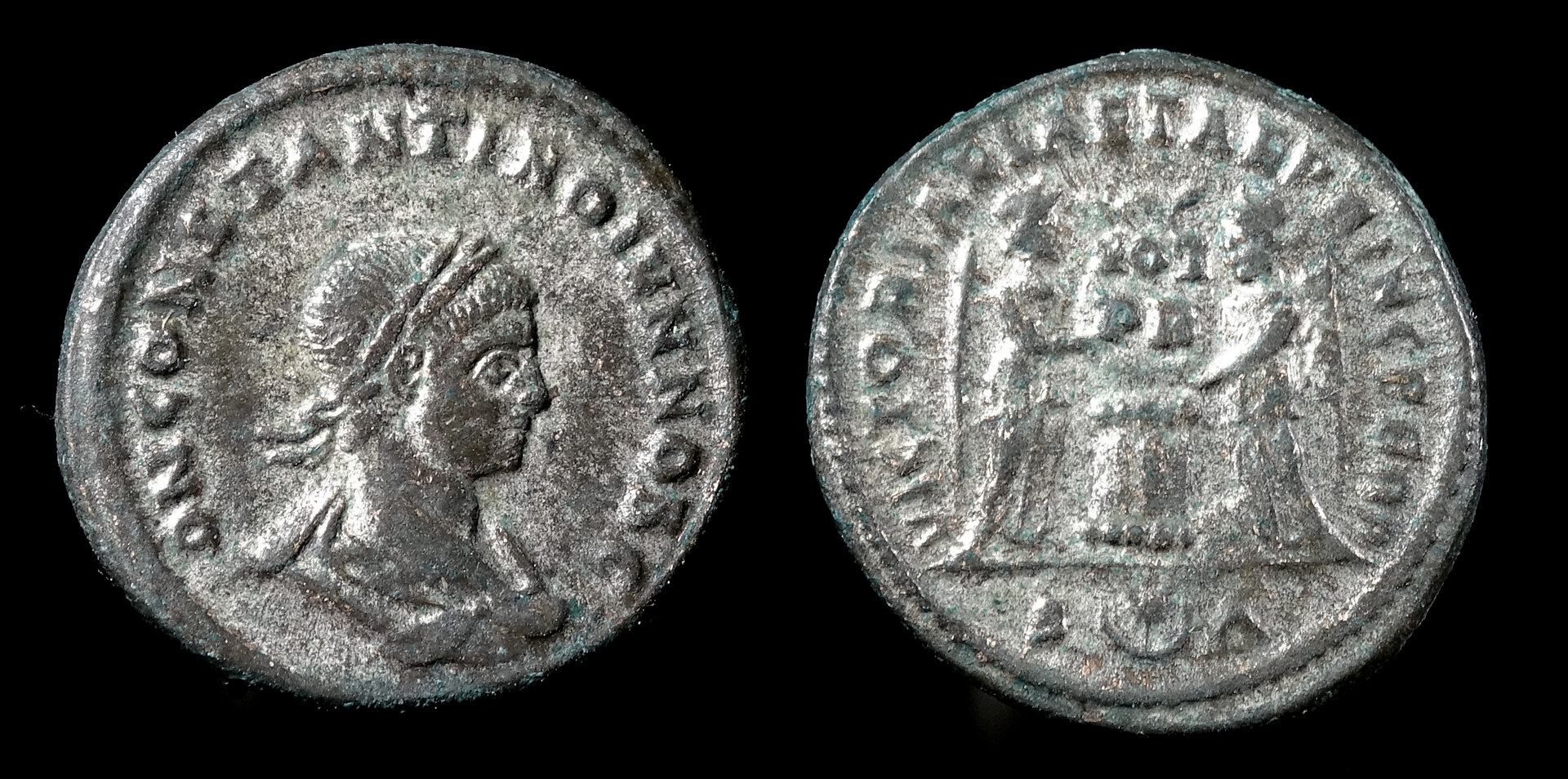 VII Arles F 0831 cf Vict laetae CONSTANTINO 12-2120 cleaned.jpg