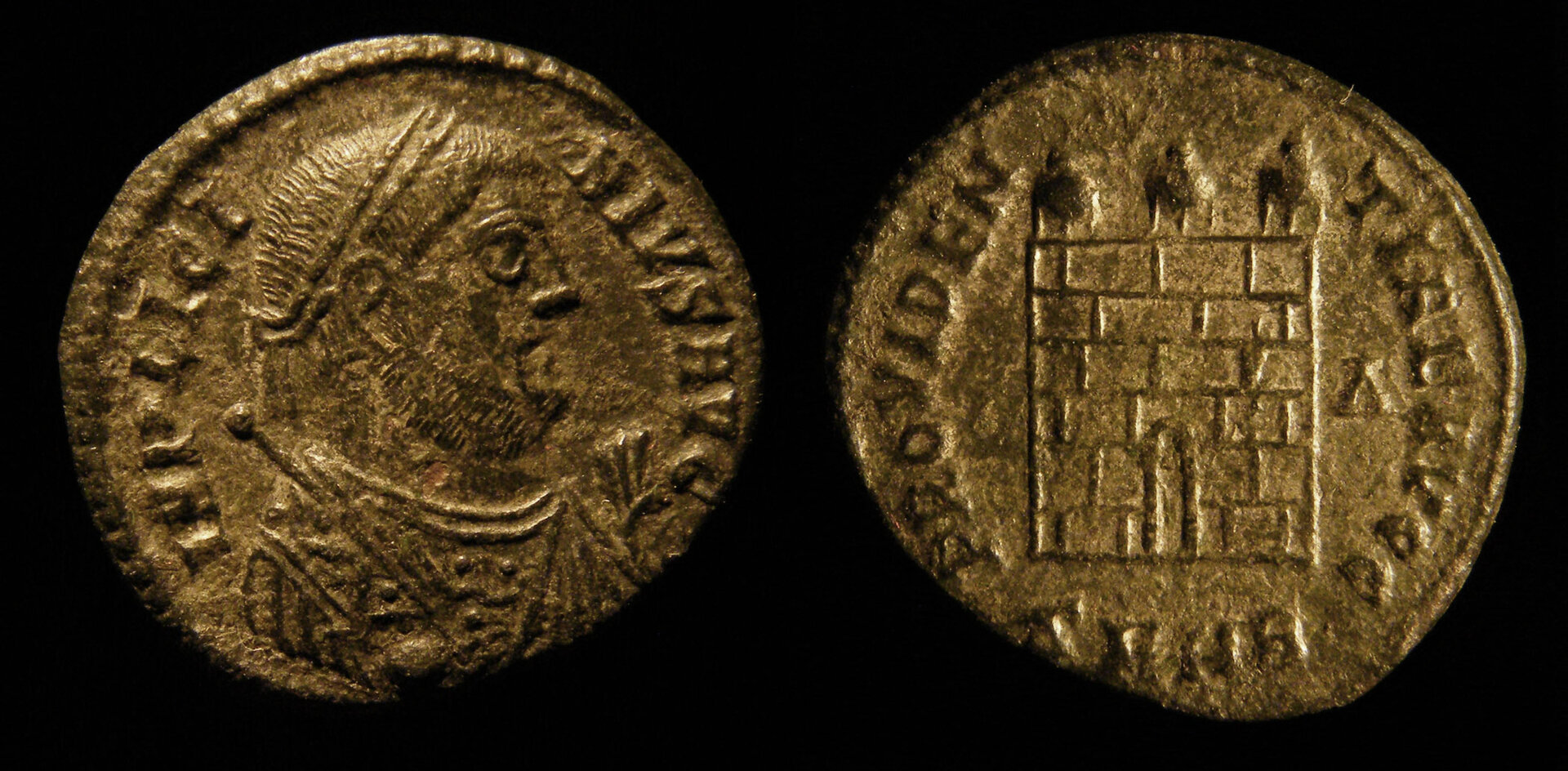 VII Heraclea 48 Licinius campgate 12 nr 0451.jpg