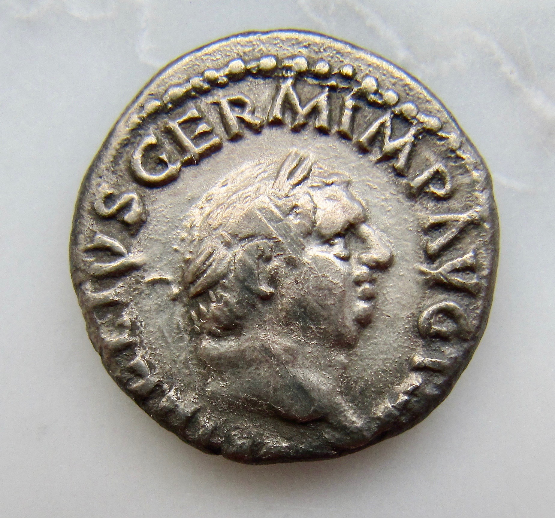 Vitellius denarius libertas obv2 N - 1.jpg