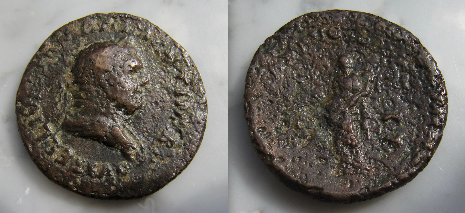 Vitellius Sestertius Pax - low grade corroded example - OBV:REV - GP old 2023.png