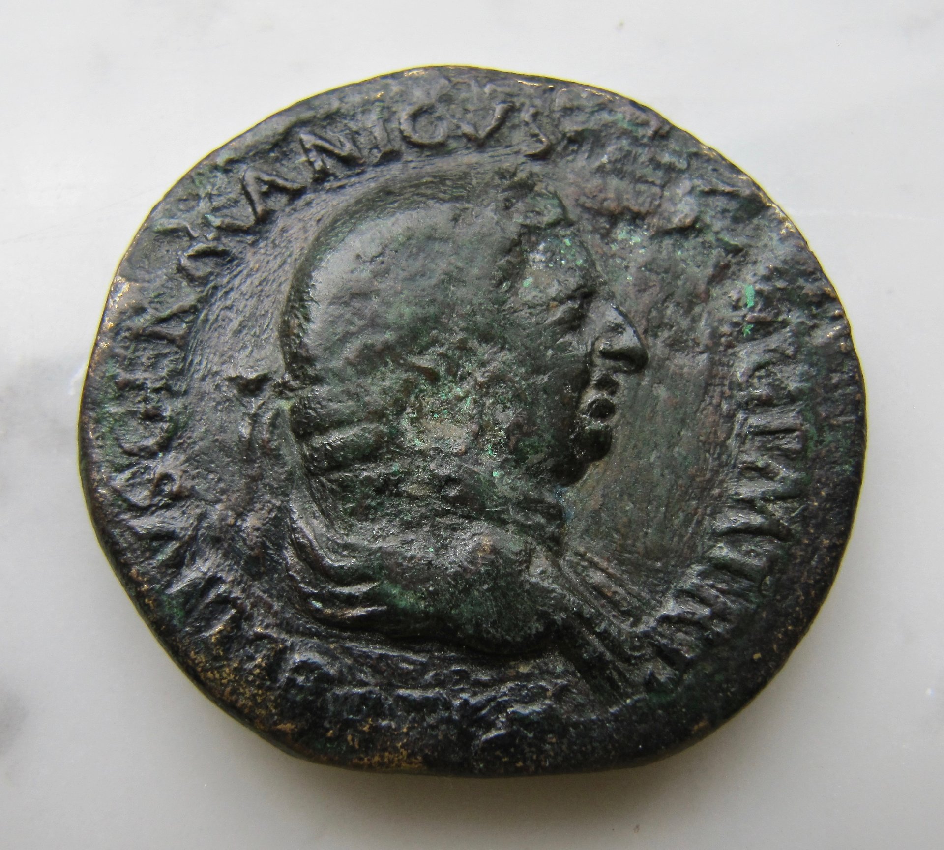 Vitellius sestertius PAX obv1 N - 1.jpg