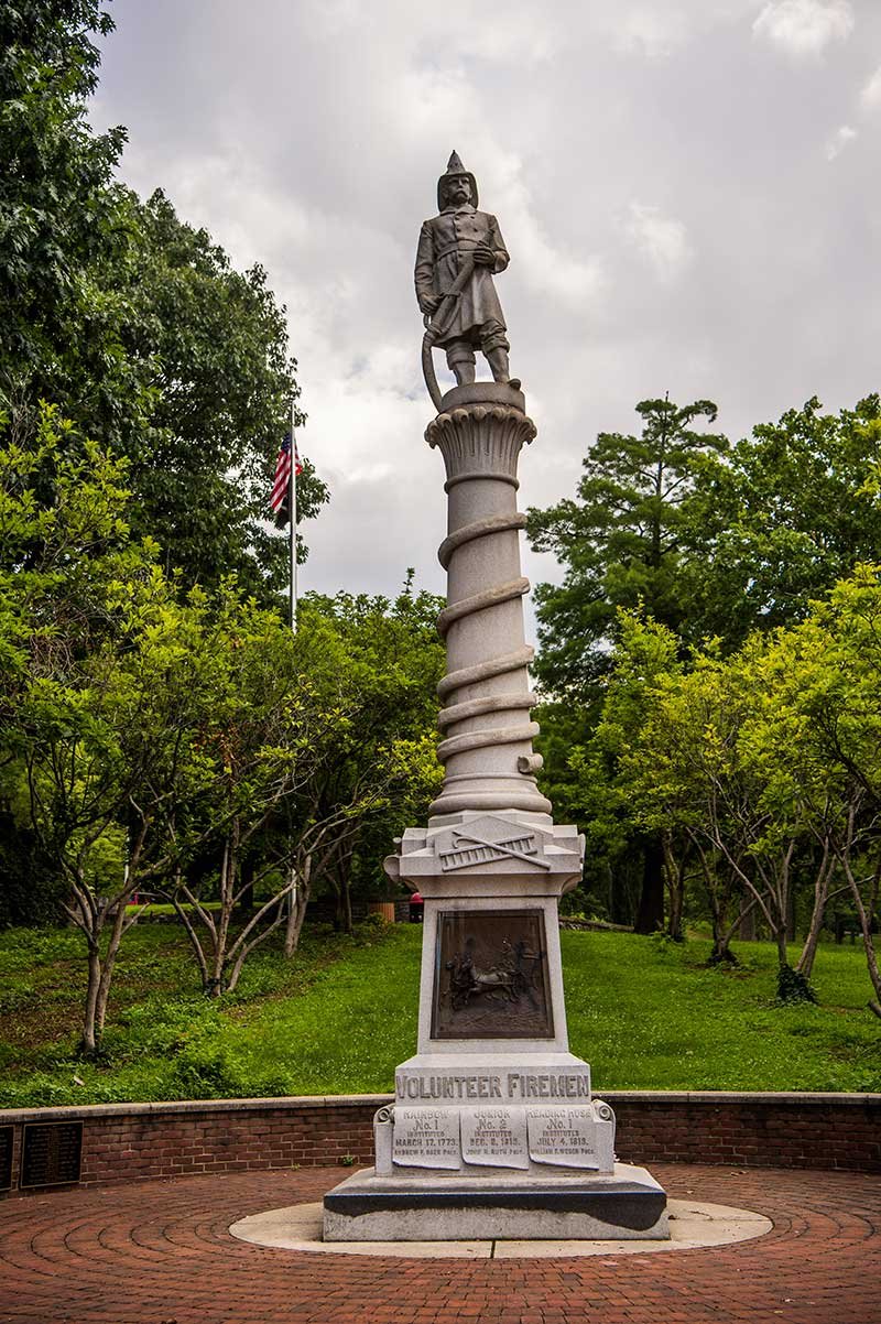 Volunteer_Firefighters_Memorial.jpg