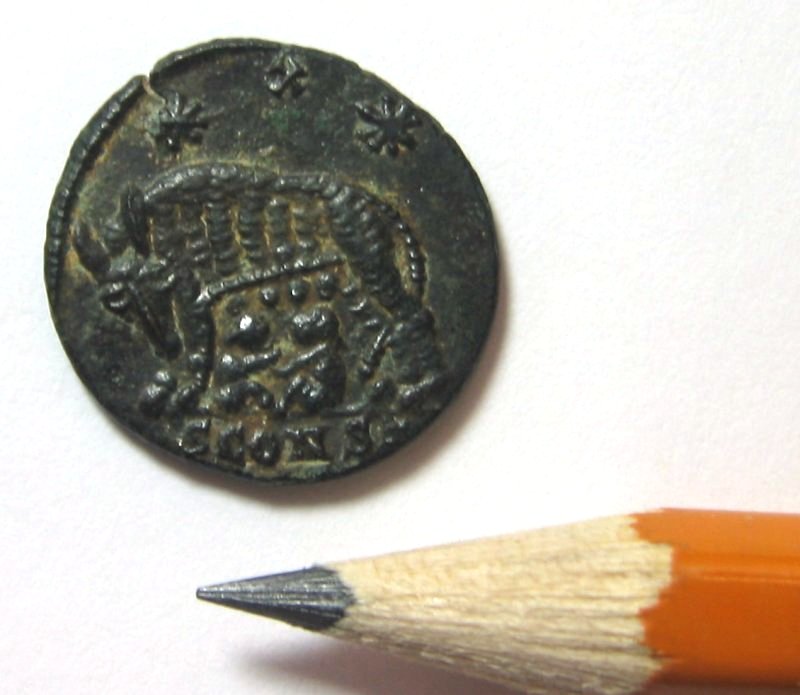 Vrbs Roma wolf Arles 337-340-1 (PCONST X, RIC VIII Arles 25) 15.5mm 0.67g - scale.jpg