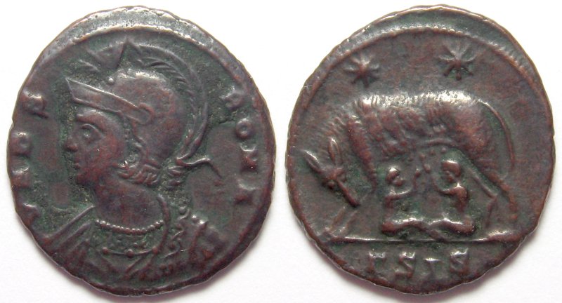 Vrbs Roma wolf Siscia 330-333 (RIC VII Siscia 222) 1st coin 11-2003.jpg