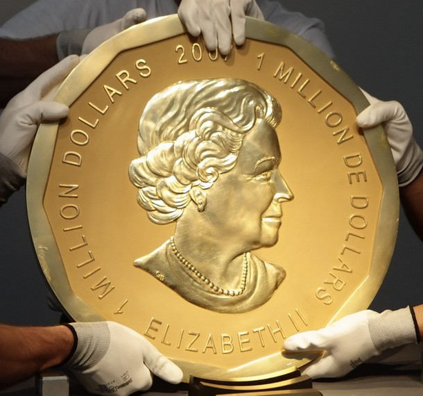 worlds-largest-gold-coin-24k-gold-canadiancvcf.jpg