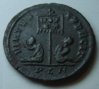 constantine-I_two-captives_PLN_London-Mint_rev_06.JPG