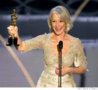 hele+mirren+holding+Oscar.jpg