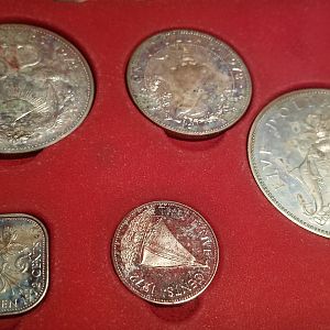 1972 Bahamas proof set with toning & dust