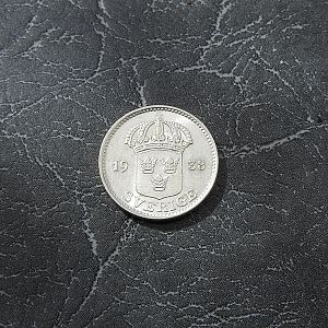 1938 Dated Swedish 25 Ore .600 Silver coin