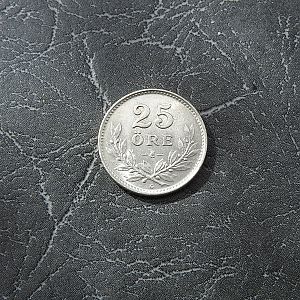 1938 Dated Swedish 25 Ore .600 Silver coin reverse