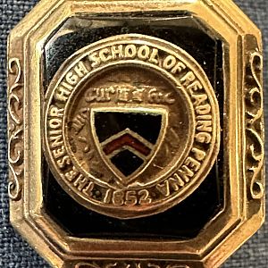1852 High School Senior Pin Reading, Pennsylvania 10K