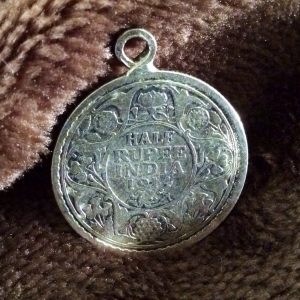 Rupee Pendant rev
