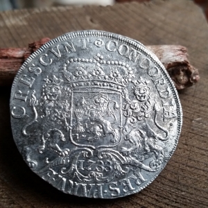 1733 Slver Ducaton a