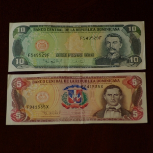 Dominican Republic 10 and 5 Pesos Oro OBV