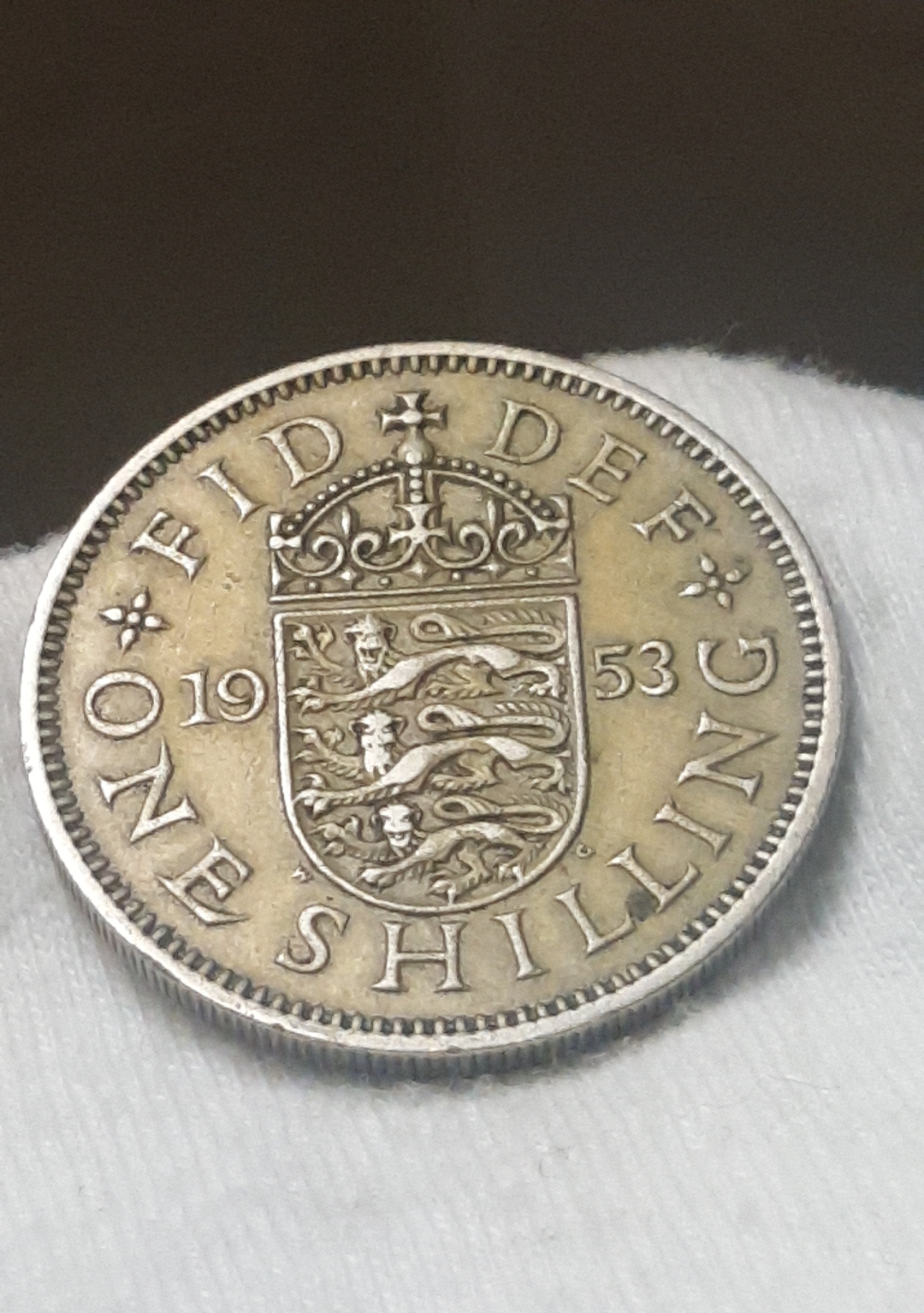 1953 Elizabeth II English shield; with 'BRITT:OMN' Reverse